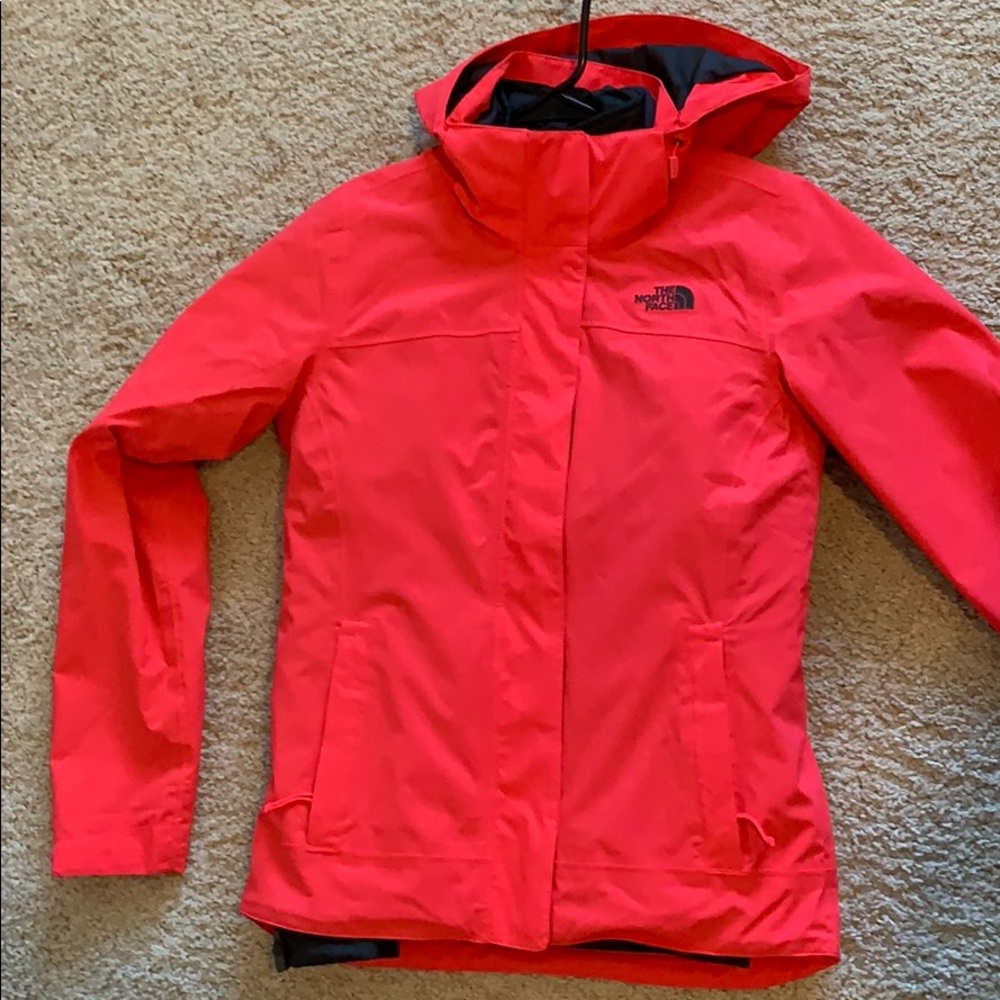 NWOT Women’s North Face Layered Coat